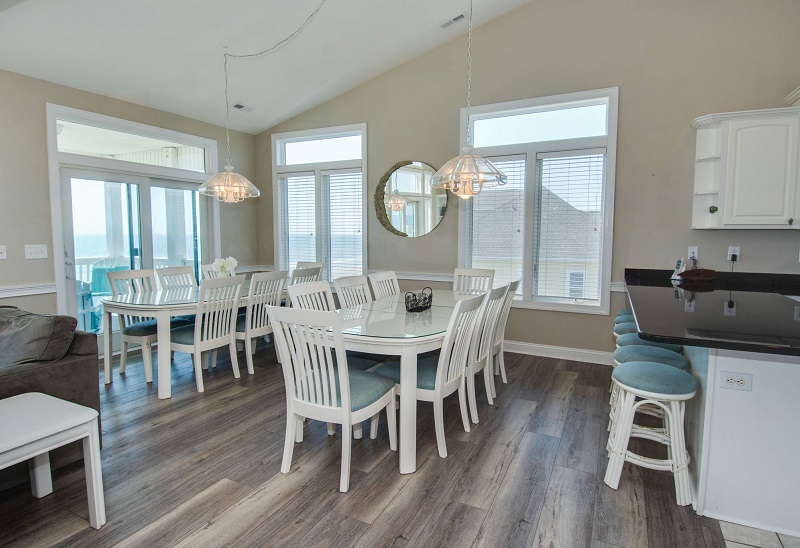 A Sea Palace - Dining Room