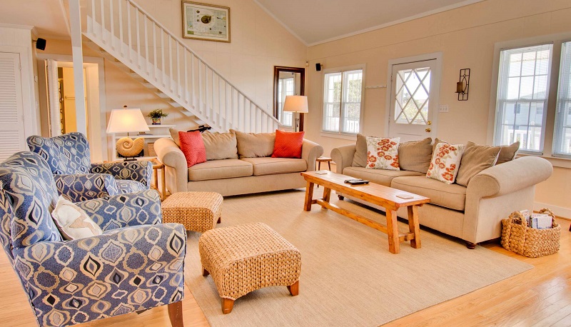100 Periwinkle - Living Area