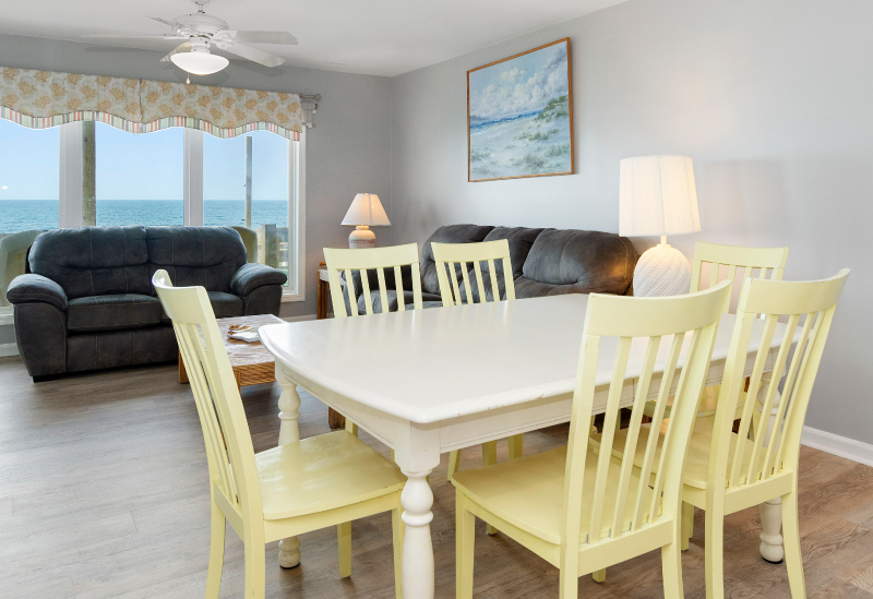 image of A Recovery Room East dining room