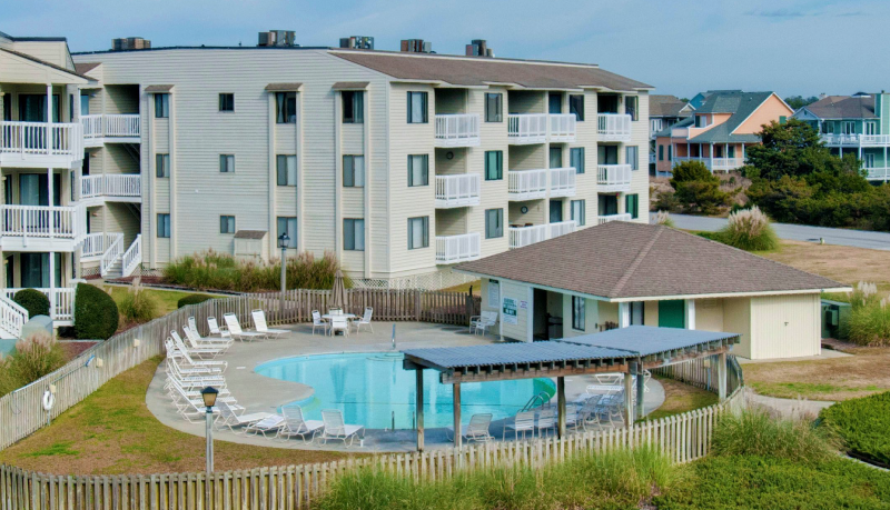 image of Point Emerald Villa B-203 pool