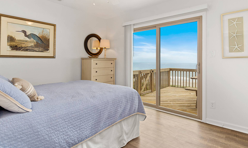 Above the Tide bedroom
