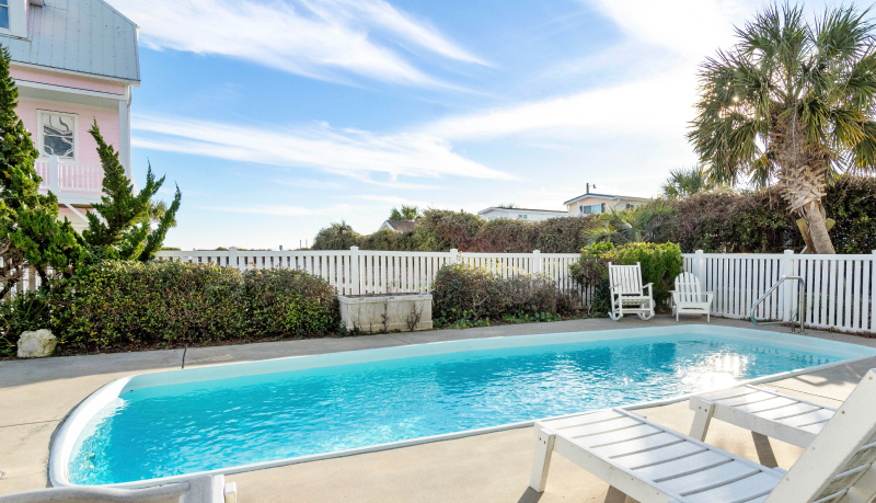 summer lovin outdoor pool