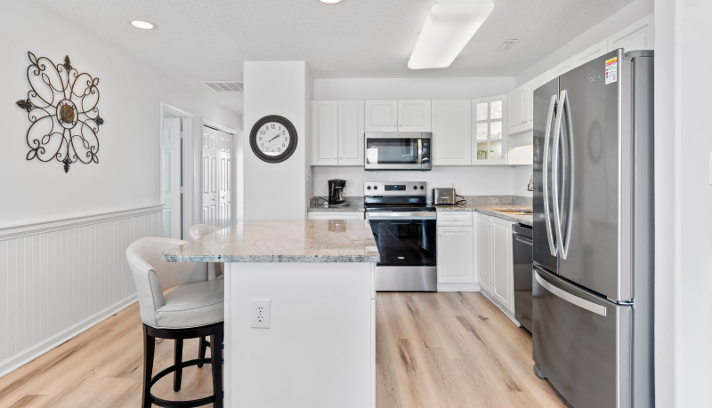 pier pointe 4 B-3 west - kitchen