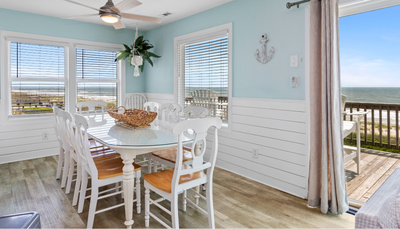 serenity now east - dining room