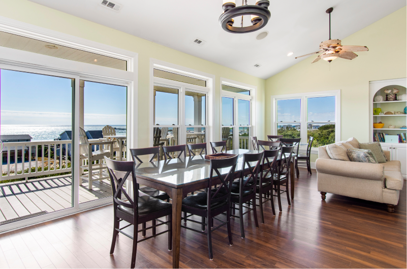 Rhythm & Sol dining room