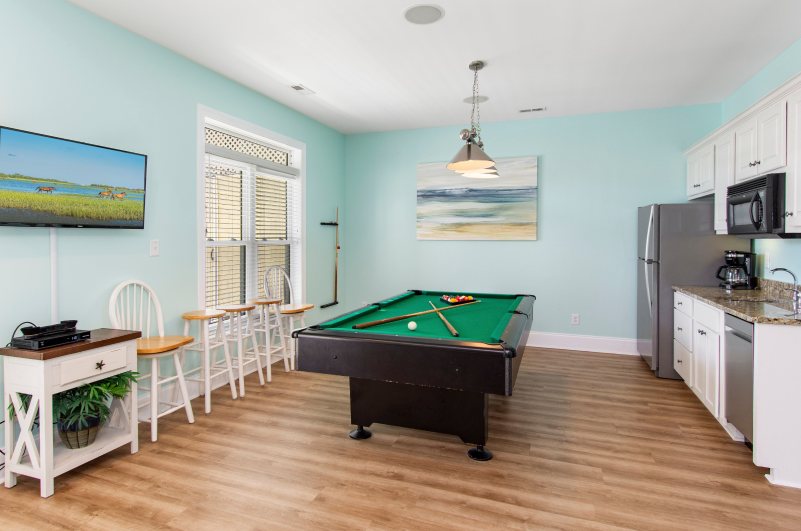 Rhythm & Sol rec room