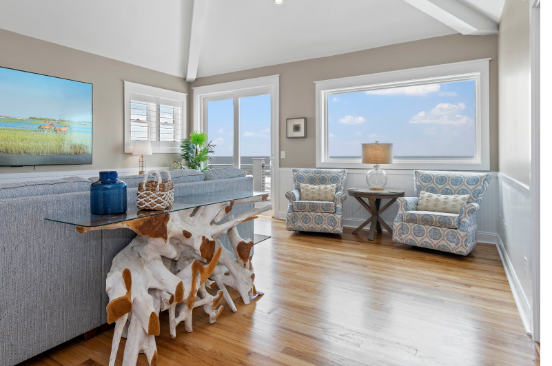 Surf de Soleil sitting area