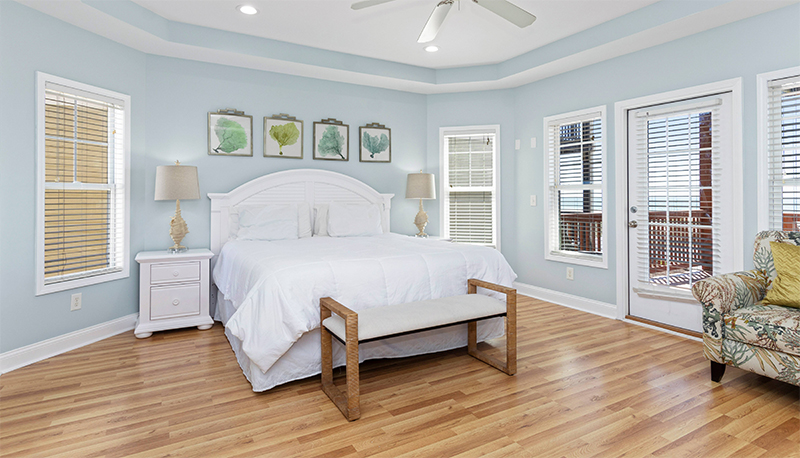 Crystal of the Coast bedroom