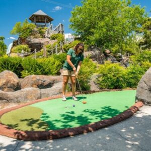 Golfin’ Dolphin mini golf