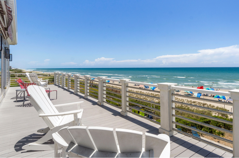 Family Tides - oceanfront deck