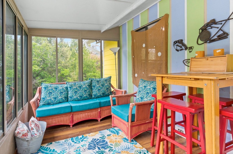 Paradise City - screened in porch