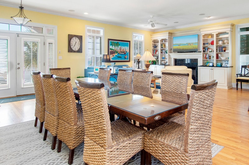 Nana's Beach House dining room