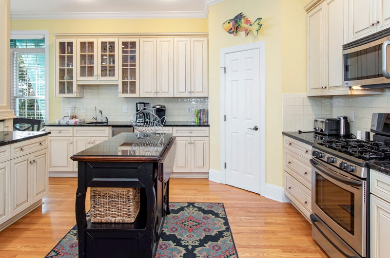 Nana's Beach House kitchen
