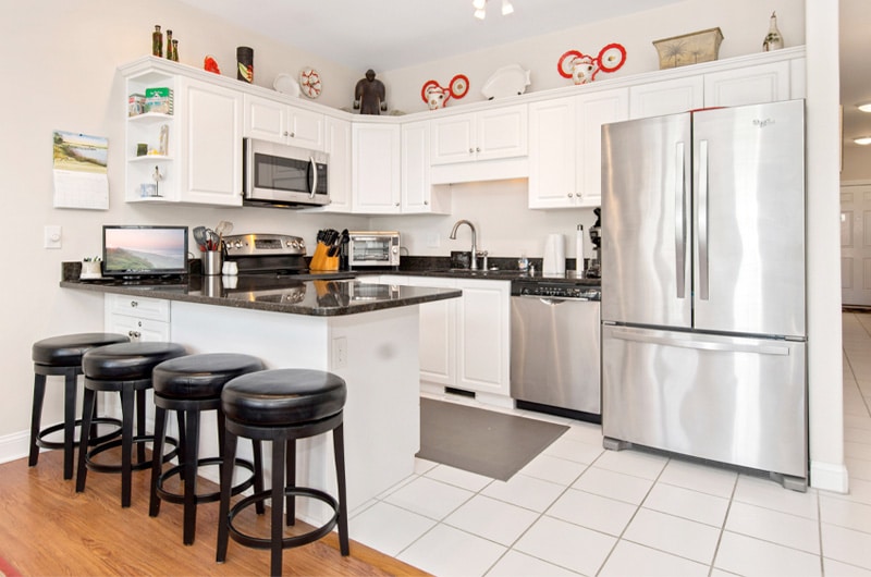 Ocean Club I-202 kitchen