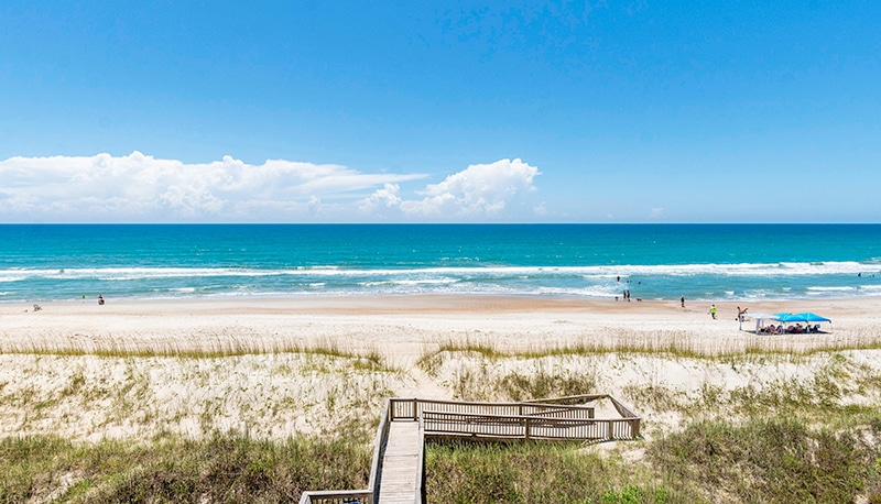 Sea La Vie beach and ocean views