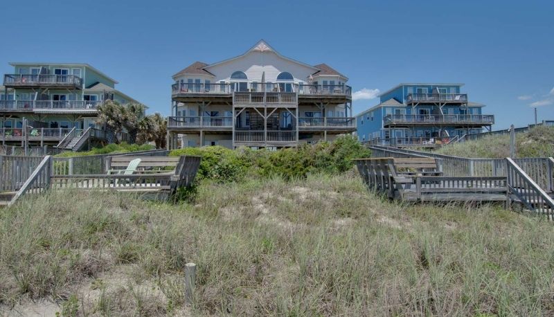 Vie Sur Mer II West | Emerald Isle Realty Featured Property of The Week
