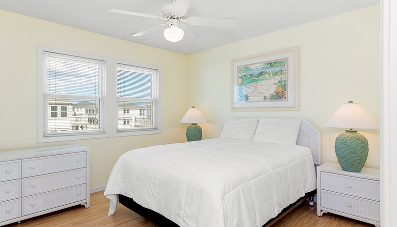 Pier Pointe 3 A-3 West - bedroom
