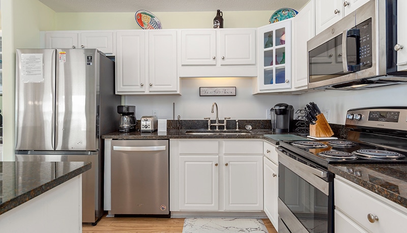 Pier Pointe 3 A-3 West - kitchen