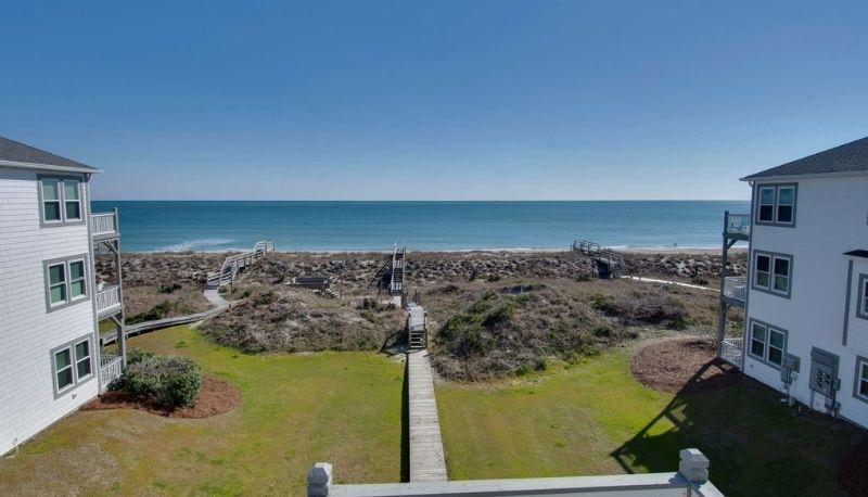 Pier Pointe West Condos beach access