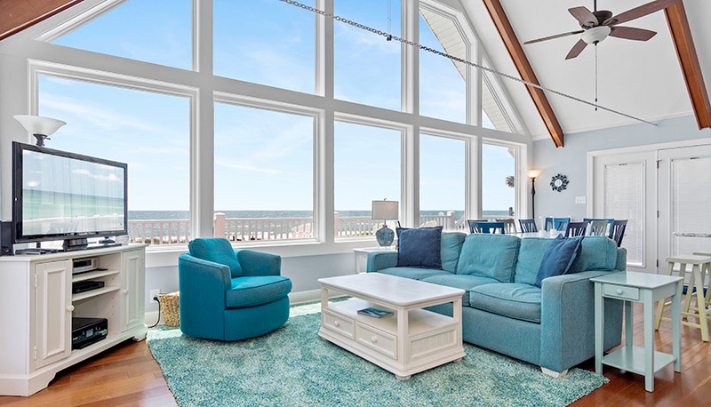 Let Me Count The Waves living room