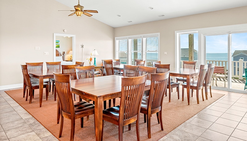 Blue Grass - dining room