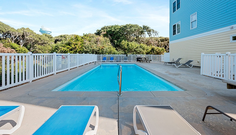 Blue Grass - pool