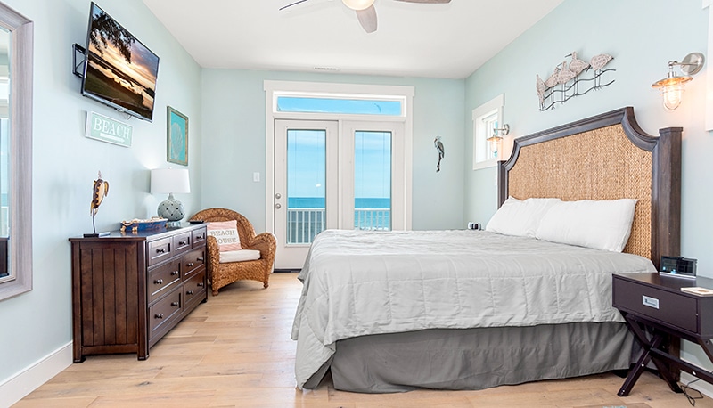 Hooked on the View - bedroom
