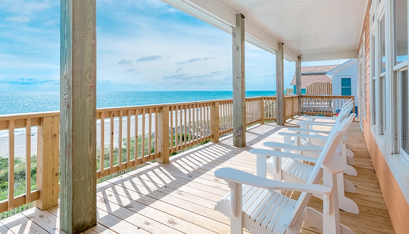 Luxury Sands - covered deck