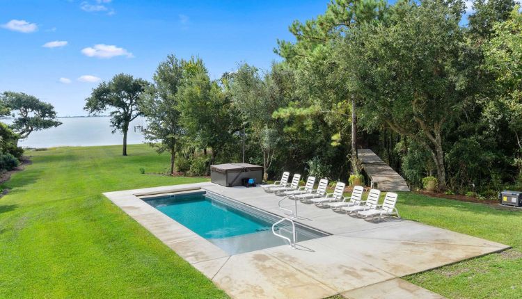 Vacation rentals with pools: Southern Splendor