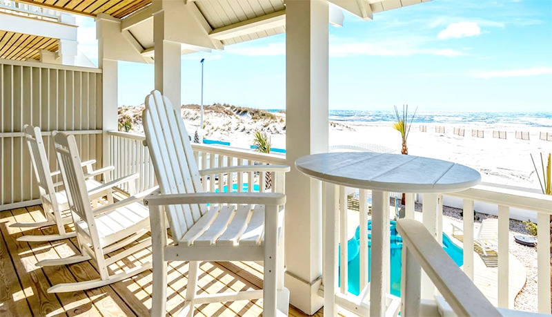 Boardwalk Bungalow - covered deck