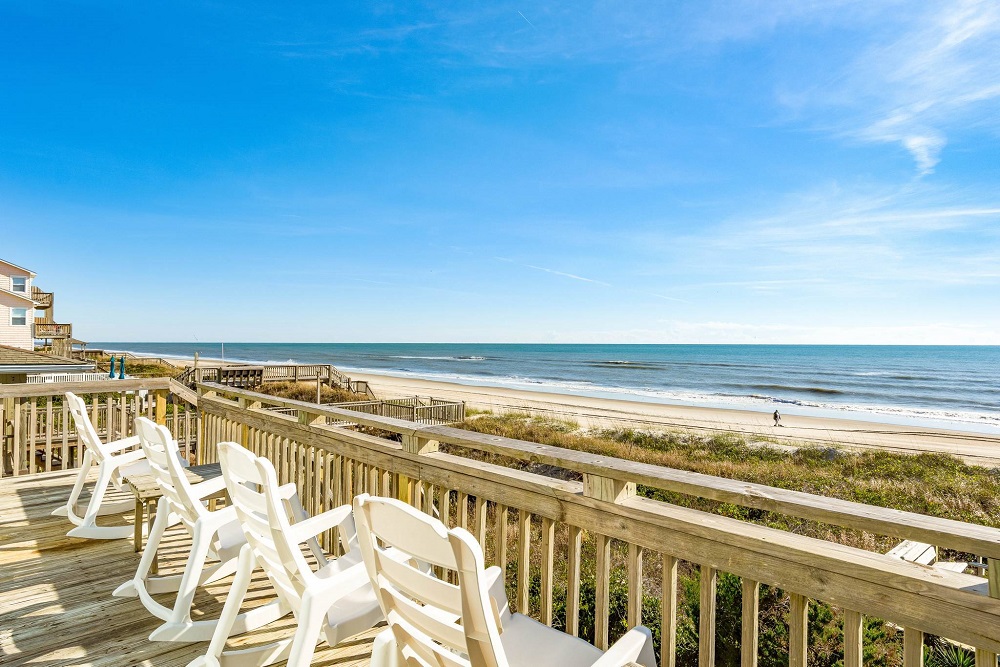 Carolina Clipper East - Deck with Rocking Chairs