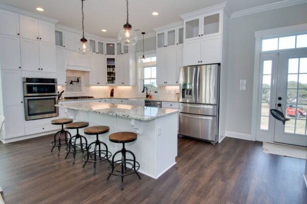 In the Bluff - Kitchen with Bar Seating