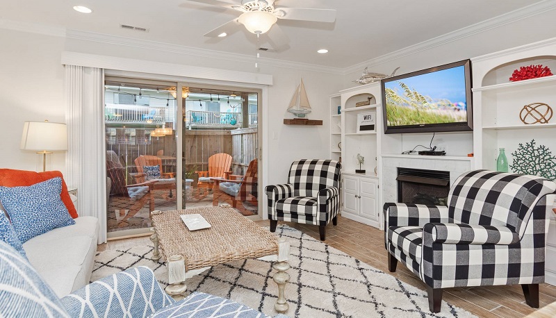 Pine Knoll Townes 62 Living Area