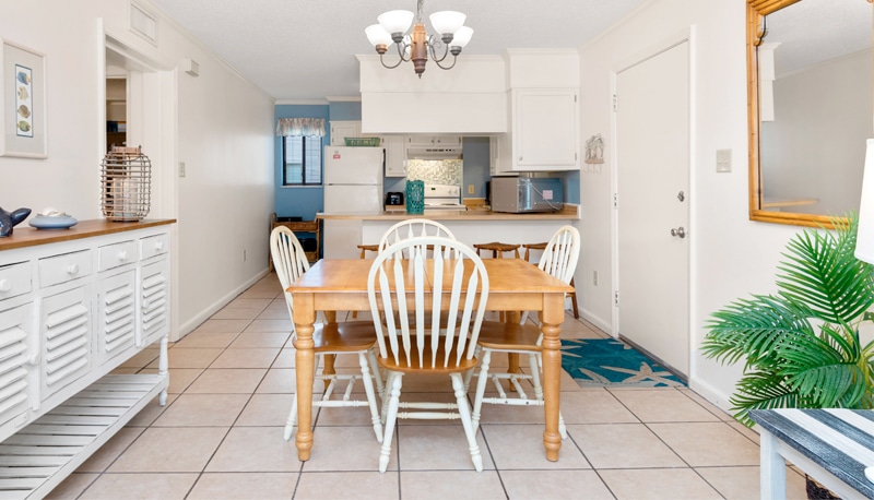 Point Emerald Villa C-106 - dining room