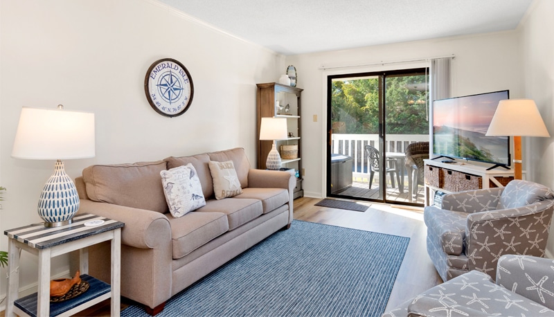 Point Emerald Villa C-106 - living room