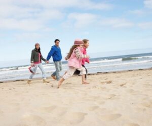 6 Tips for Planning a Family Beach Vacation During the Holidays