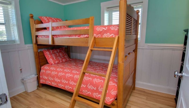 Emerald Isle Beach Cottage Bunk Beds