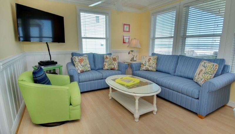 Emerald Isle Beach Cottage Living Room