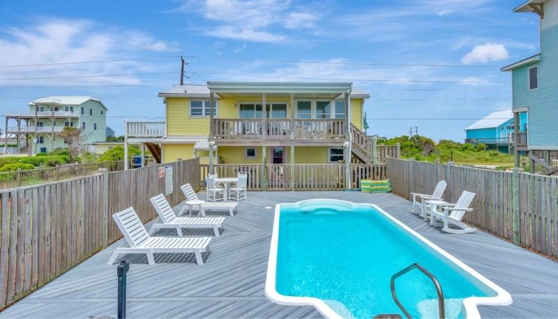 Emerald Isle Beach Cottage Pool