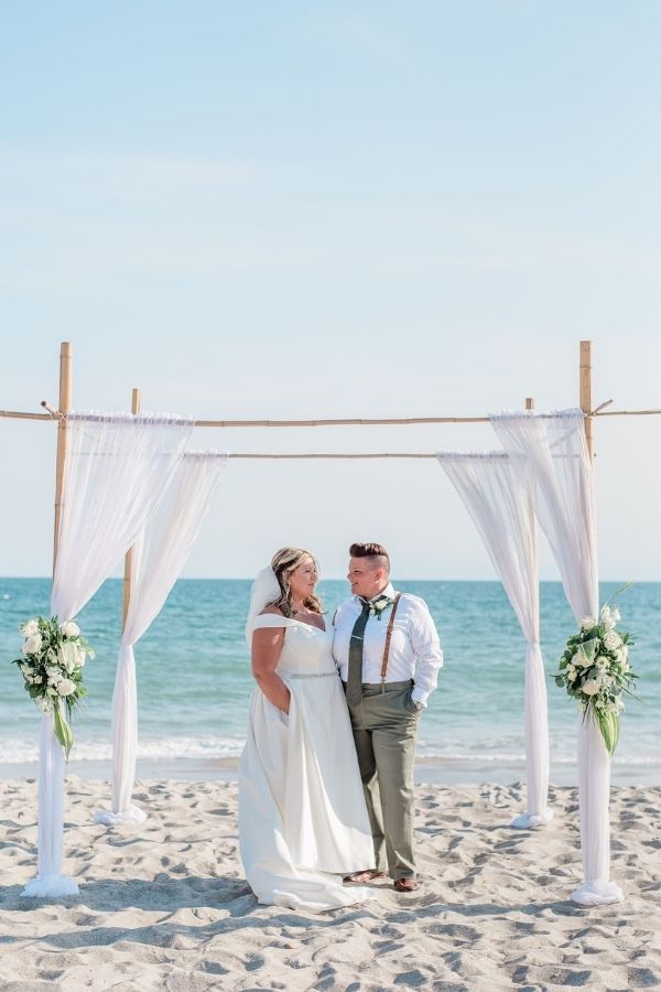 Beautiful wedding on Emerald Isle beaches