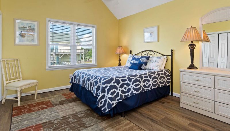 Blissful Sunburst West bedroom