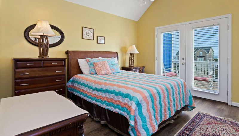 Blissful Sunburst West bedroom