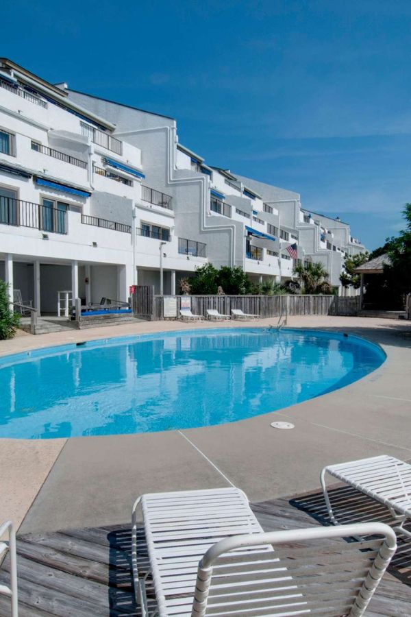 Bogue Shore Club Condos | Pine Knoll Shores Condo Rentals