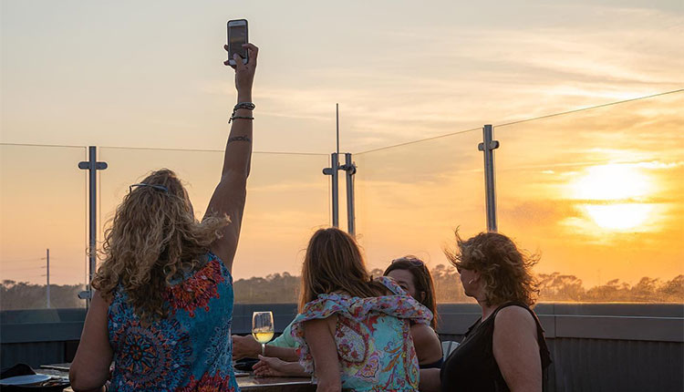 Sunset and dinner with the girls in Emerald Isle