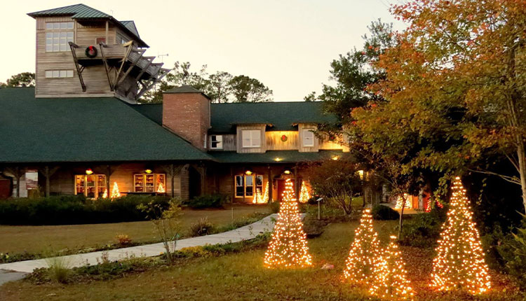Core Sound Museum on The Crystal Coast decorated for Christmas