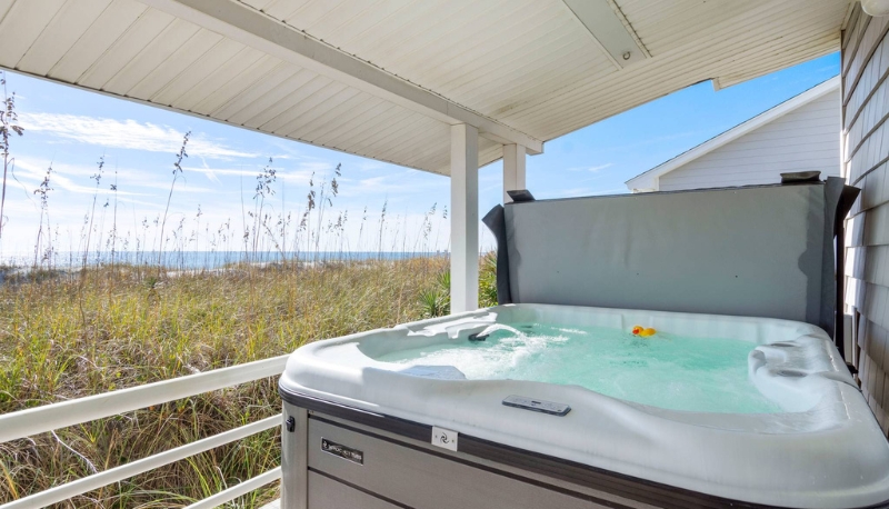 Hawks' Nest Hot Tub Overlooking Ocean
