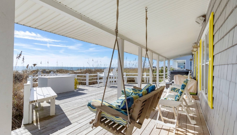 Hawks' Nest Porch with Hanging Swing