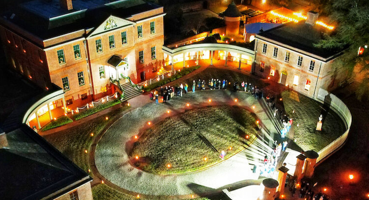 Explore the Governor’s Palace at the Candlelight Holiday Celebration