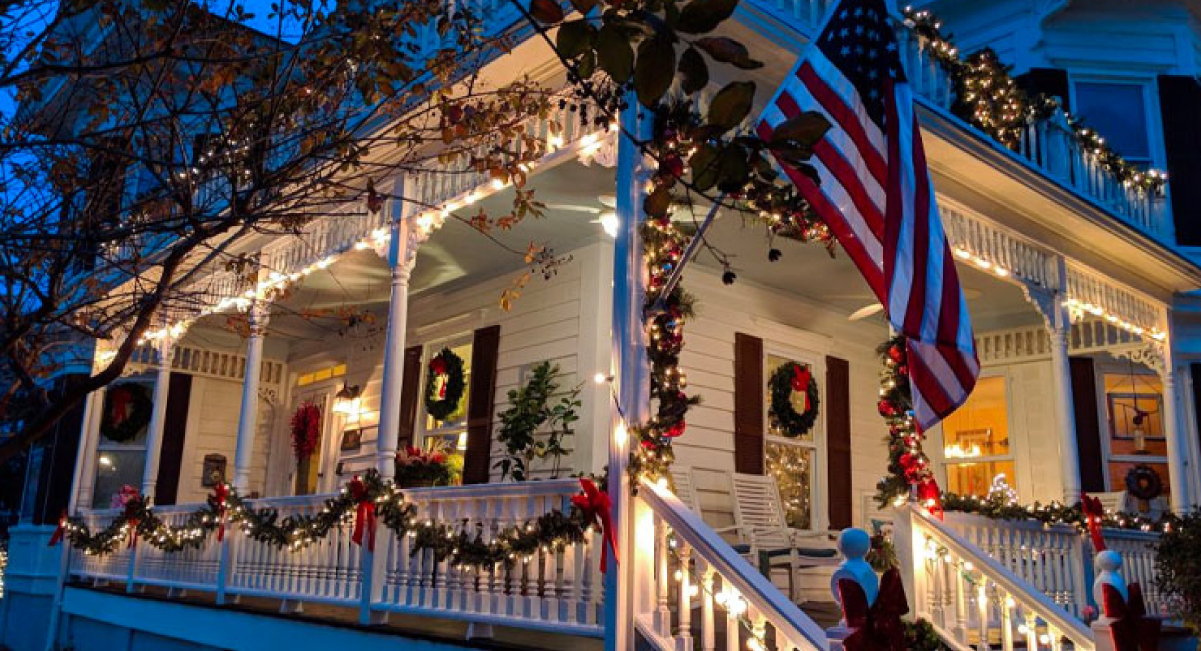Tour Historic Homes on a Beaufort Christmas Candlelight Tour
