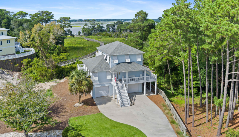 The Blue Oyster - beach vacation home